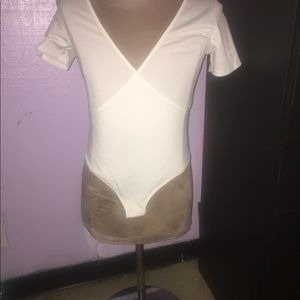 White v-neck bodysuit